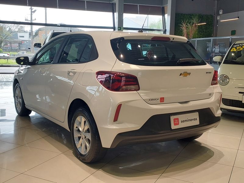 Chevrolet ONIX 1.0 FLEX LT MANUAL 2022/2023 BETIOLO NOVOS E SEMINOVOS LAJEADO / Carros no Vale