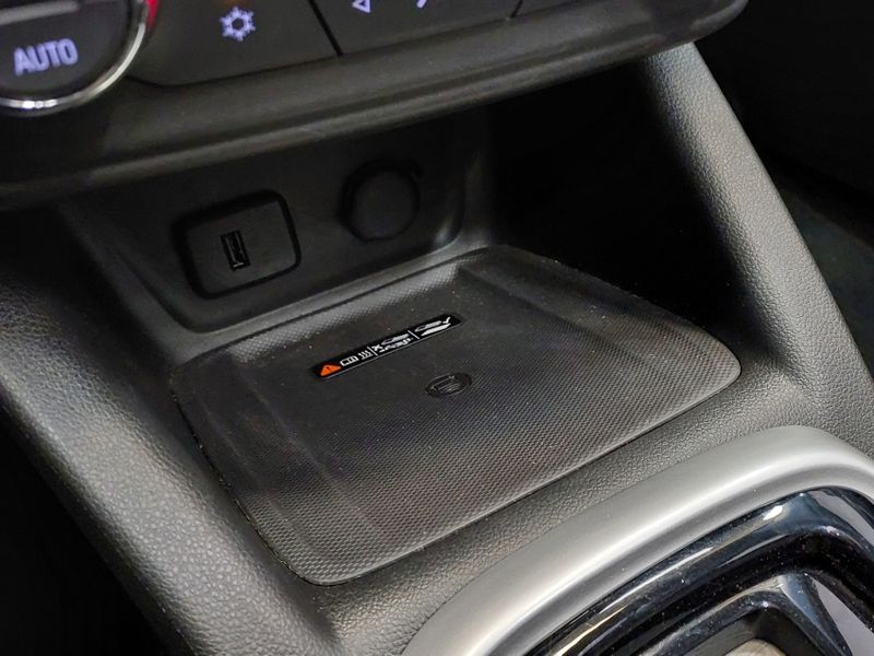Chevrolet TRACKER 1.2 TURBO FLEX PREMIER AUTOMÁTICO 2024/2025 BETIOLO NOVOS E SEMINOVOS LAJEADO / Carros no Vale