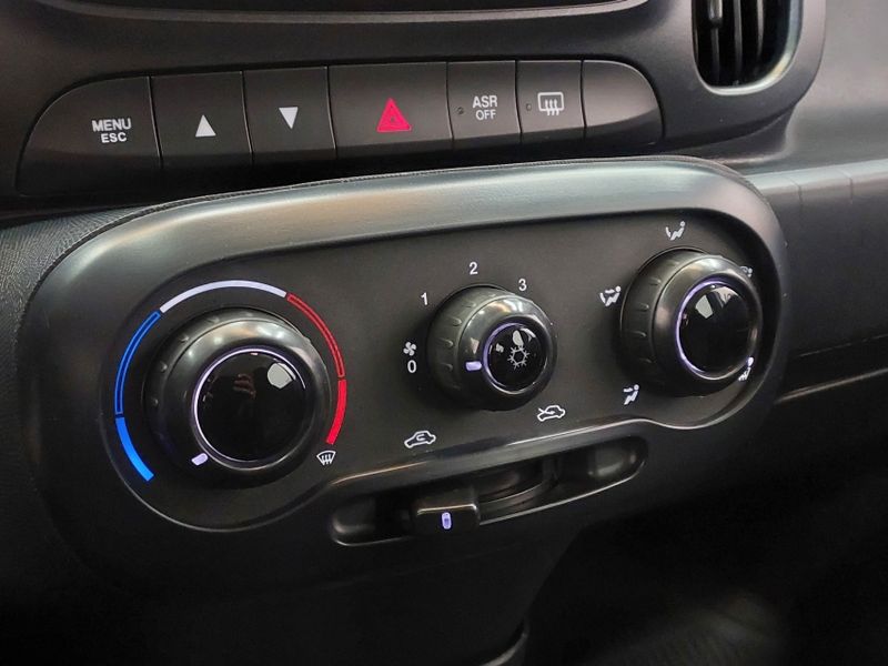 Fiat MOBI 1.0 EVO FLEX LIKE MANUAL 2024/2024 BETIOLO NOVOS E SEMINOVOS LAJEADO / Carros no Vale