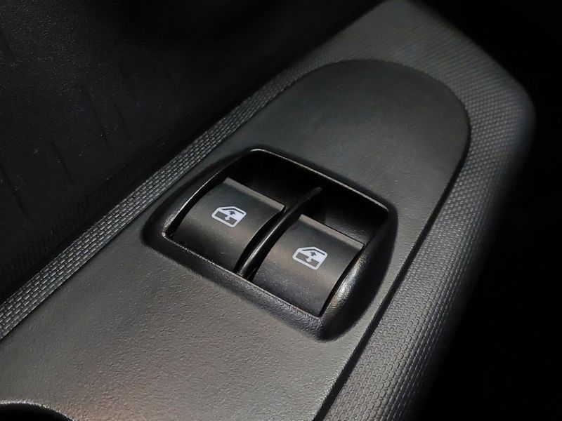 Fiat MOBI 1.0 EVO FLEX LIKE MANUAL 2024/2024 BETIOLO NOVOS E SEMINOVOS LAJEADO / Carros no Vale