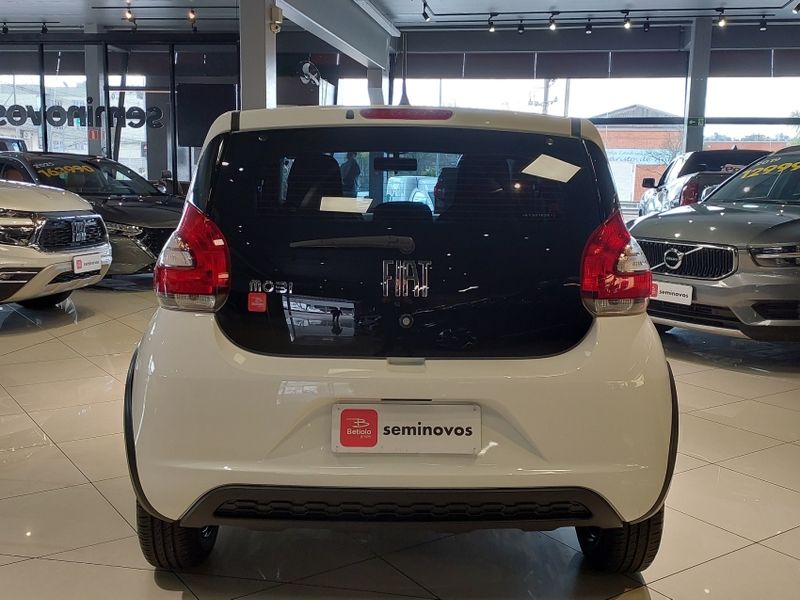 Fiat MOBI 1.0 EVO FLEX LIKE MANUAL 2022/2023 BETIOLO NOVOS E SEMINOVOS LAJEADO / Carros no Vale