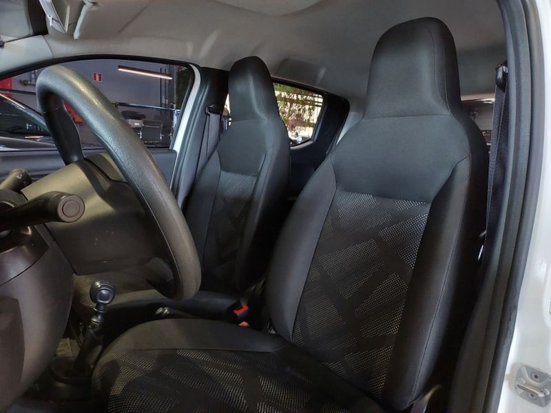 Fiat MOBI 1.0 EVO FLEX LIKE MANUAL 2022/2023 BETIOLO NOVOS E SEMINOVOS LAJEADO / Carros no Vale