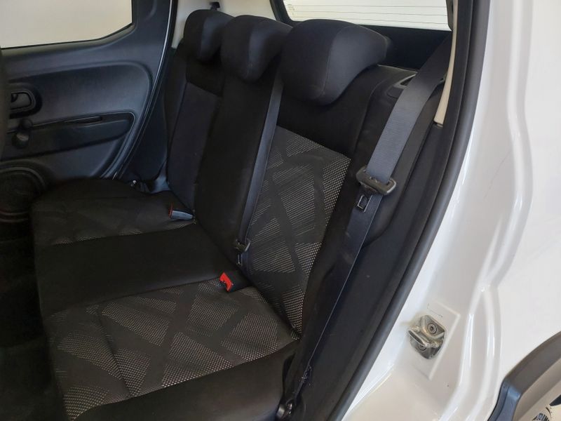 Fiat MOBI 1.0 EVO FLEX LIKE MANUAL 2022/2023 BETIOLO NOVOS E SEMINOVOS LAJEADO / Carros no Vale