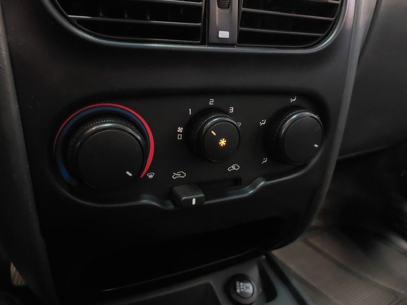 Fiat STRADA 1.4 MPI HARD WORKING CD 8V FLEX 3P MANUAL 2016/2017 BETIOLO NOVOS E SEMINOVOS LAJEADO / Carros no Vale