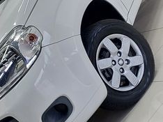 Fiat UNO 1.0 EVO VIVACE 8V FLEX 2P MANUAL 2014/2014 BETIOLO NOVOS E SEMINOVOS LAJEADO / Carros no Vale