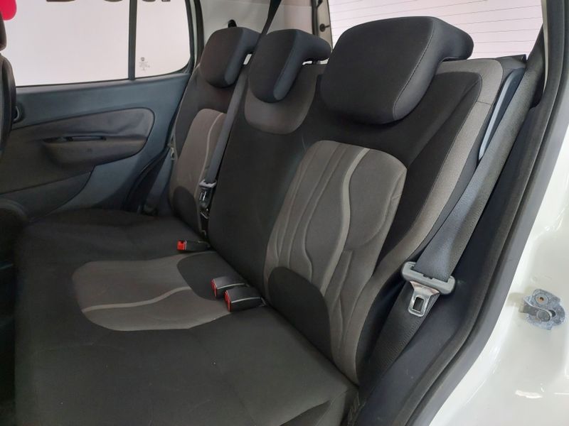 Fiat UNO 1.4 EVO WAY 8V FLEX 4P AUTOMATIZADO 2015/2016 BETIOLO NOVOS E SEMINOVOS LAJEADO / Carros no Vale
