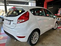 Ford FIESTA 1.6 TITANIUM HATCH 16V FLEX 4P POWERSHIFT 2015/2015 CASTELLAN E TOMAZONI MOTORS CAXIAS DO SUL / Carros no Vale
