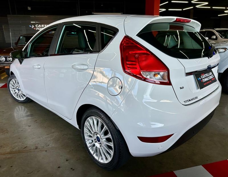 Ford FIESTA 1.6 TITANIUM HATCH 16V FLEX 4P POWERSHIFT 2015/2015 CASTELLAN E TOMAZONI MOTORS CAXIAS DO SUL / Carros no Vale