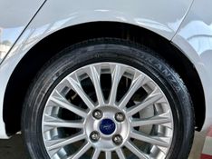 Ford FIESTA 1.6 TITANIUM HATCH 16V FLEX 4P POWERSHIFT 2015/2015 CASTELLAN E TOMAZONI MOTORS CAXIAS DO SUL / Carros no Vale