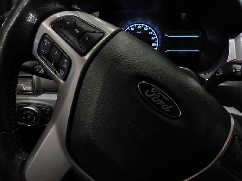 Ford RANGER 3.2 LIMITED 4X4 CD 20V DIESEL 4P AUTOMÁTICO 2017/2017 BETIOLO NOVOS E SEMINOVOS LAJEADO / Carros no Vale