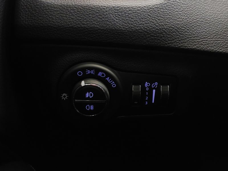 JEEP COMPASS 2.0 16V FLEX LIMITED AUTOMÁTICO 2019/2020 BETIOLO NOVOS E SEMINOVOS LAJEADO / Carros no Vale