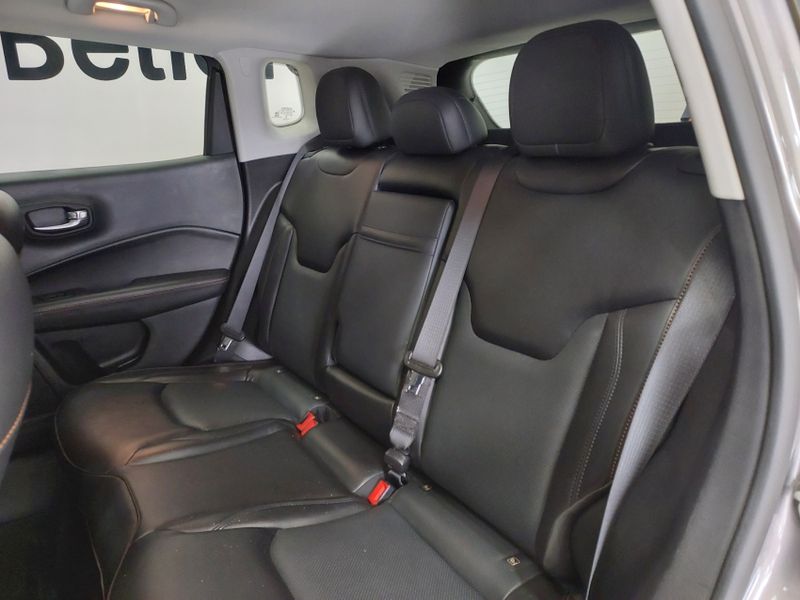 JEEP COMPASS 2.0 16V FLEX LIMITED AUTOMÁTICO 2019/2020 BETIOLO NOVOS E SEMINOVOS LAJEADO / Carros no Vale