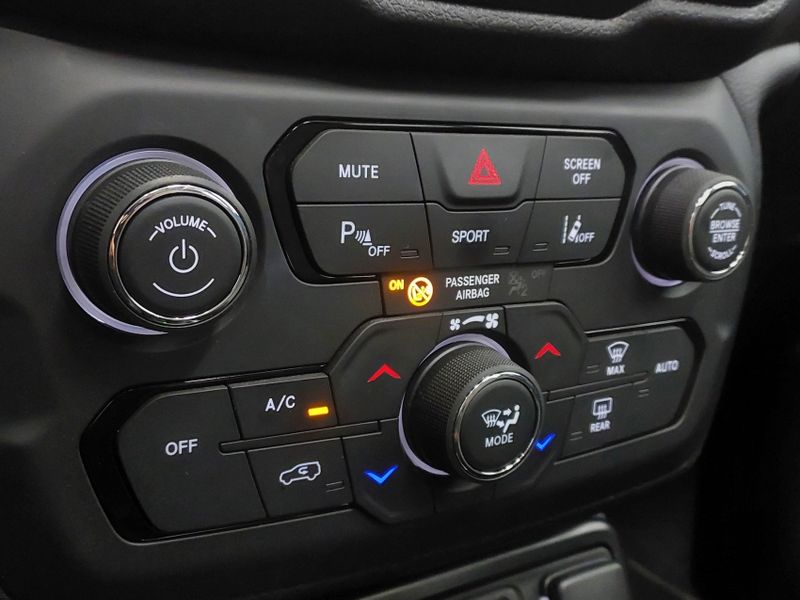 JEEP RENEGADE 1.3 T270 TURBO FLEX SAHARA AT6 2024/2025 BETIOLO NOVOS E SEMINOVOS LAJEADO / Carros no Vale