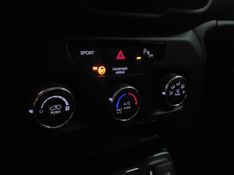 JEEP RENEGADE 1.8 16V FLEX SPORT 4P AUTOMÁTICO 2021/2021 BETIOLO NOVOS E SEMINOVOS LAJEADO / Carros no Vale