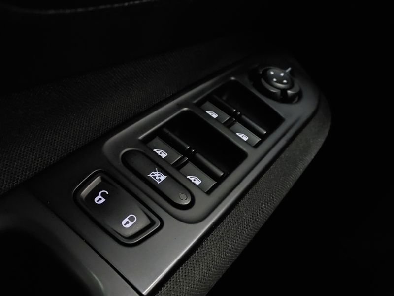 JEEP RENEGADE 1.8 16V FLEX SPORT 4P AUTOMÁTICO 2021/2021 BETIOLO NOVOS E SEMINOVOS LAJEADO / Carros no Vale