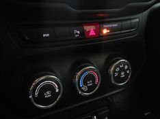 JEEP RENEGADE 1.8 16V FLEX SPORT 4P MANUAL 2016/2017 BETIOLO NOVOS E SEMINOVOS LAJEADO / Carros no Vale