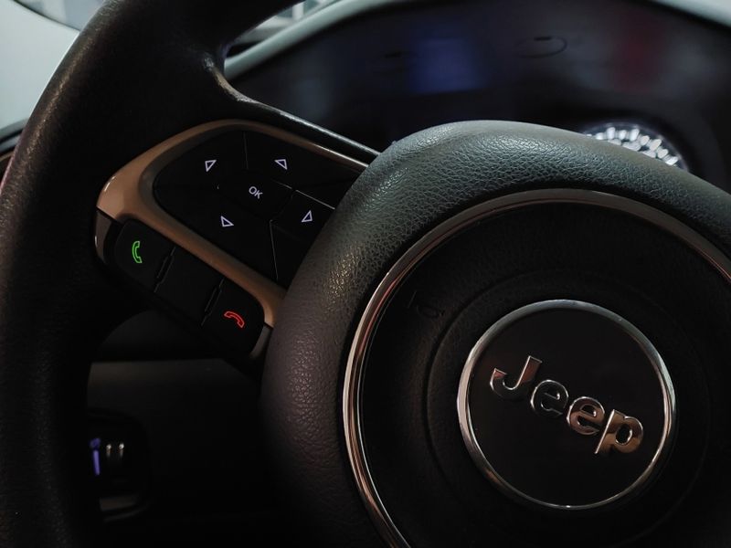 JEEP RENEGADE 1.8 16V FLEX SPORT 4P MANUAL 2016/2017 BETIOLO NOVOS E SEMINOVOS LAJEADO / Carros no Vale
