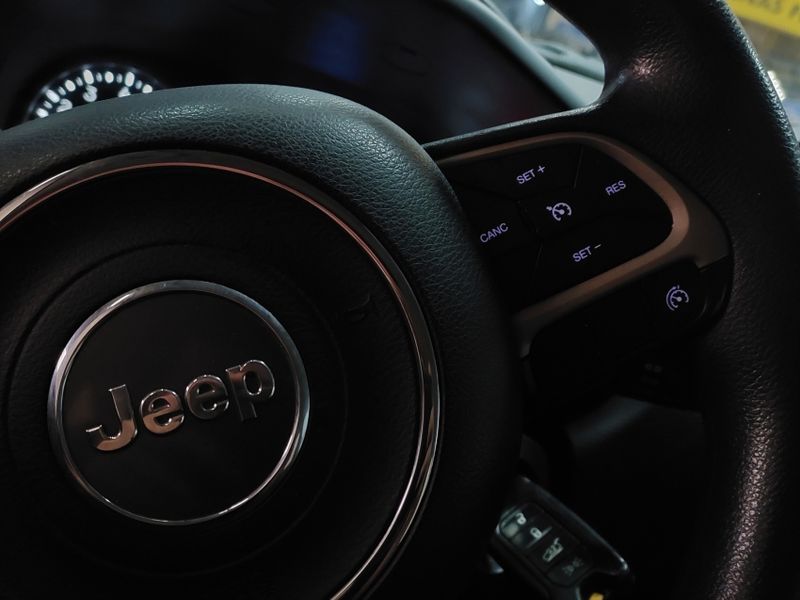 JEEP RENEGADE 1.8 16V FLEX SPORT 4P MANUAL 2016/2017 BETIOLO NOVOS E SEMINOVOS LAJEADO / Carros no Vale