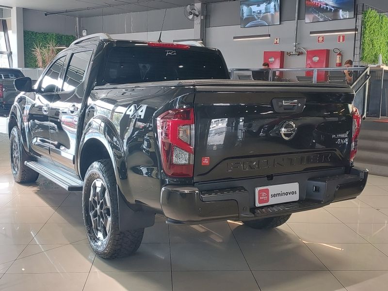 Nissan FRONTIER 2.3 16V TURBO DIESEL PLATINUM CD 4X4 AUTOMÁTICO 2022/2023 BETIOLO NOVOS E SEMINOVOS LAJEADO / Carros no Vale