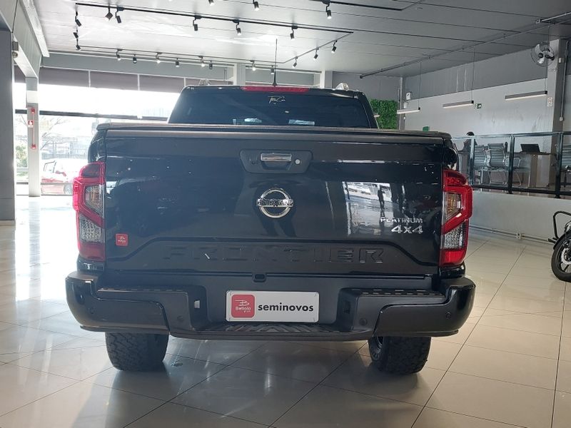 Nissan FRONTIER 2.3 16V TURBO DIESEL PLATINUM CD 4X4 AUTOMÁTICO 2022/2023 BETIOLO NOVOS E SEMINOVOS LAJEADO / Carros no Vale