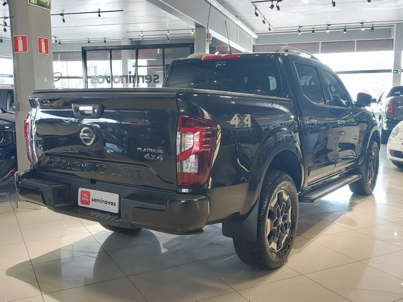 Nissan FRONTIER 2.3 16V TURBO DIESEL PLATINUM CD 4X4 AUTOMÁTICO 2022/2023 BETIOLO NOVOS E SEMINOVOS LAJEADO / Carros no Vale
