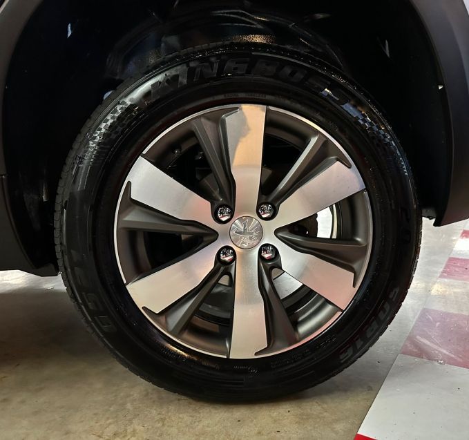 Peugeot 2008 1.6 16V FLEX GRIFFE 4P AUTOMÁTICO 2018/2019 CASTELLAN E TOMAZONI MOTORS CAXIAS DO SUL / Carros no Vale