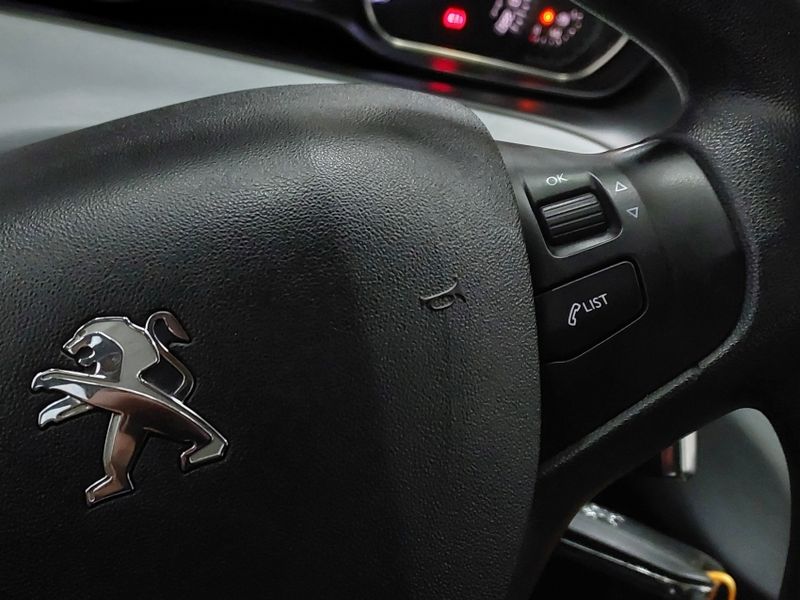 Peugeot 208 1.6 ACTIVE PACK 16V FLEX 4P AUTOMÁTICO 2014/2015 BETIOLO NOVOS E SEMINOVOS LAJEADO / Carros no Vale