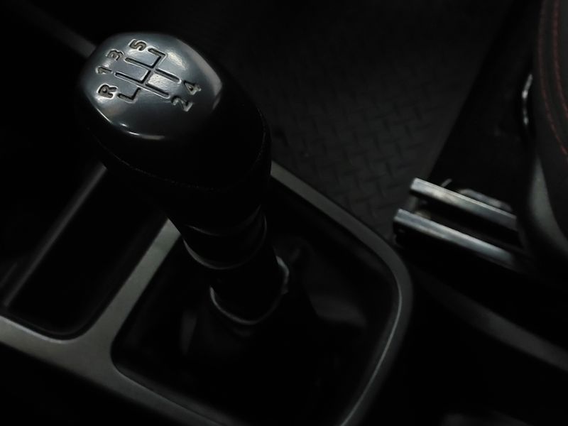 Renault KWID 1.0 12V SCE FLEX ZEN MANUAL 2020/2021 BETIOLO NOVOS E SEMINOVOS LAJEADO / Carros no Vale