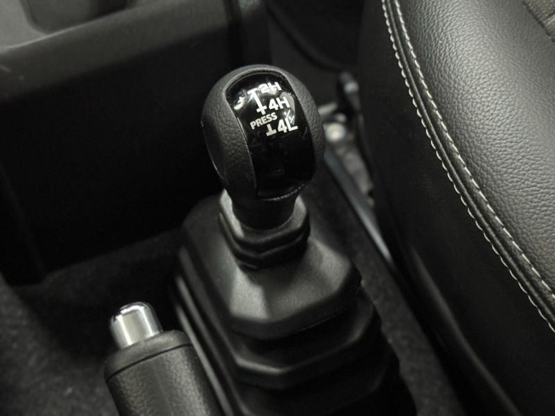 Suzuki JIMNY 1.5 GASOLINA SIERRA 4STYLE 4X4 AUTOMÁTICO 2023/2024 BETIOLO NOVOS E SEMINOVOS LAJEADO / Carros no Vale