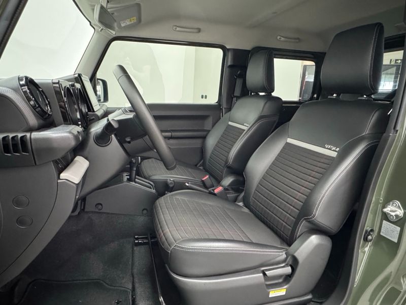 Suzuki JIMNY 1.5 GASOLINA SIERRA 4STYLE 4X4 AUTOMÁTICO 2023/2024 BETIOLO NOVOS E SEMINOVOS LAJEADO / Carros no Vale