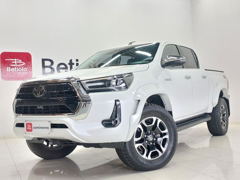 Toyota HILUX 2.8 D-4D TURBO DIESEL CD SRX PLUS 4X4 AUTOMÁTICO 2024/2024 BETIOLO NOVOS E SEMINOVOS LAJEADO / Carros no Vale