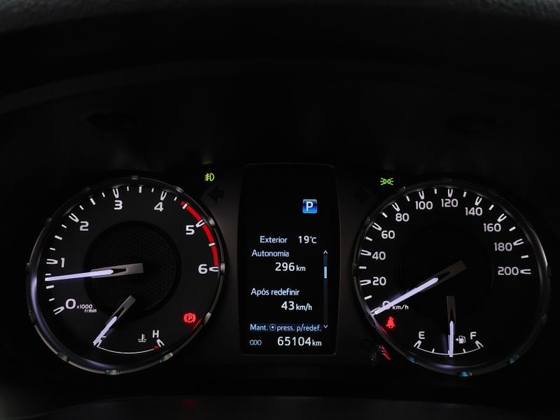 Toyota HILUX 2.8 D-4D TURBO DIESEL CD SRX PLUS 4X4 AUTOMÁTICO 2024/2024 BETIOLO NOVOS E SEMINOVOS LAJEADO / Carros no Vale