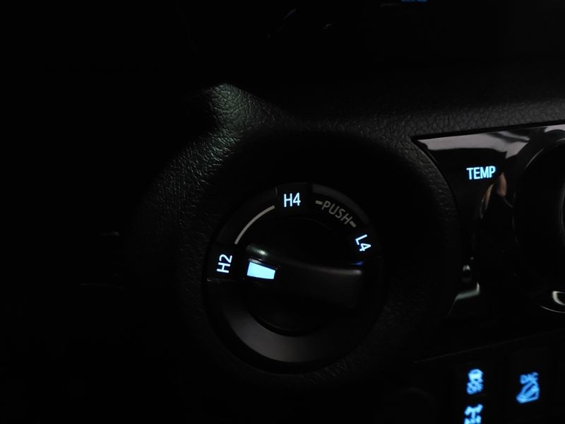 Toyota HILUX 2.8 D-4D TURBO DIESEL CD SRX PLUS 4X4 AUTOMÁTICO 2024/2024 BETIOLO NOVOS E SEMINOVOS LAJEADO / Carros no Vale