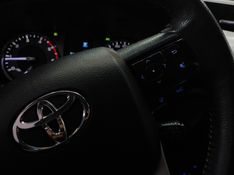 Toyota HILUX 2.8 D-4D TURBO DIESEL CD SRX PLUS 4X4 AUTOMÁTICO 2024/2024 BETIOLO NOVOS E SEMINOVOS LAJEADO / Carros no Vale
