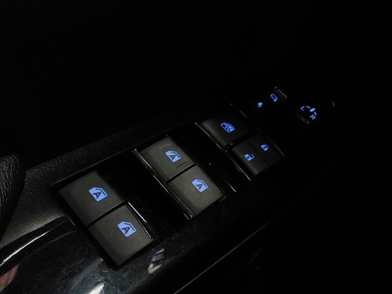 Toyota HILUX 2.8 D-4D TURBO DIESEL CD SRX PLUS 4X4 AUTOMÁTICO 2024/2024 BETIOLO NOVOS E SEMINOVOS LAJEADO / Carros no Vale