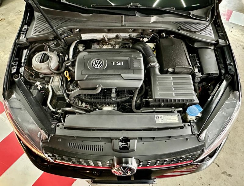 Volkswagen GOLF 2.0 TSI GTI 16V TURBO GASOLINA 4P AUTOMÁTICO 2016/2016 CASTELLAN E TOMAZONI MOTORS CAXIAS DO SUL / Carros no Vale