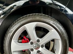 Volkswagen GOLF 2.0 TSI GTI 16V TURBO GASOLINA 4P AUTOMÁTICO 2016/2016 CASTELLAN E TOMAZONI MOTORS CAXIAS DO SUL / Carros no Vale
