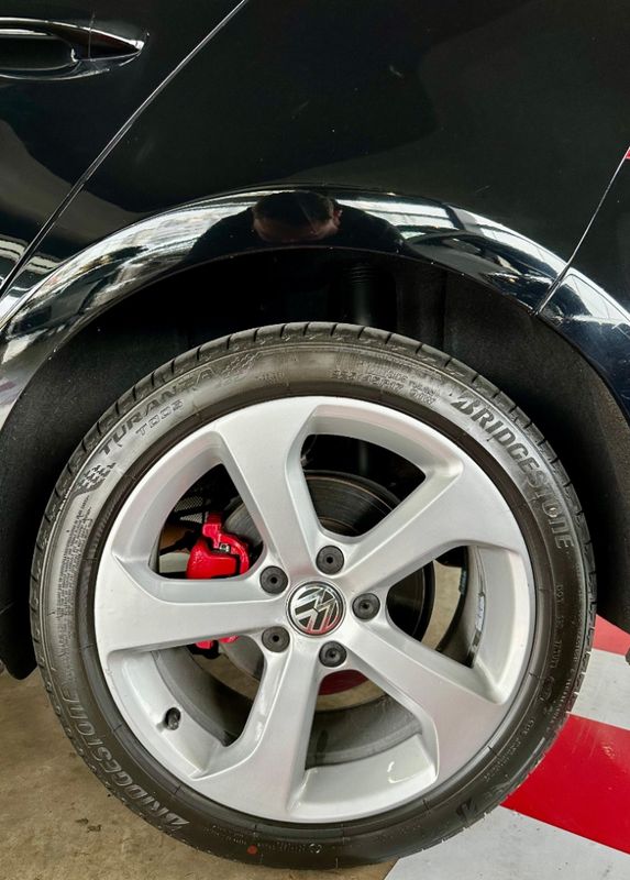 Volkswagen GOLF 2.0 TSI GTI 16V TURBO GASOLINA 4P AUTOMÁTICO 2016/2016 CASTELLAN E TOMAZONI MOTORS CAXIAS DO SUL / Carros no Vale