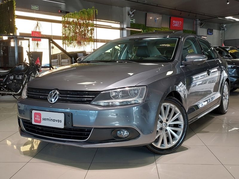 Volkswagen JETTA 2.0 TSI HIGHLINE 211CV GASOLINA 4P TIPTRONIC 2014/2014 BETIOLO NOVOS E SEMINOVOS LAJEADO / Carros no Vale