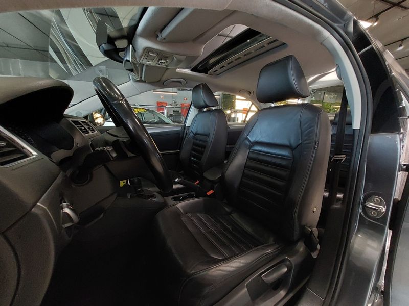 Volkswagen JETTA 2.0 TSI HIGHLINE 211CV GASOLINA 4P TIPTRONIC 2014/2014 BETIOLO NOVOS E SEMINOVOS LAJEADO / Carros no Vale
