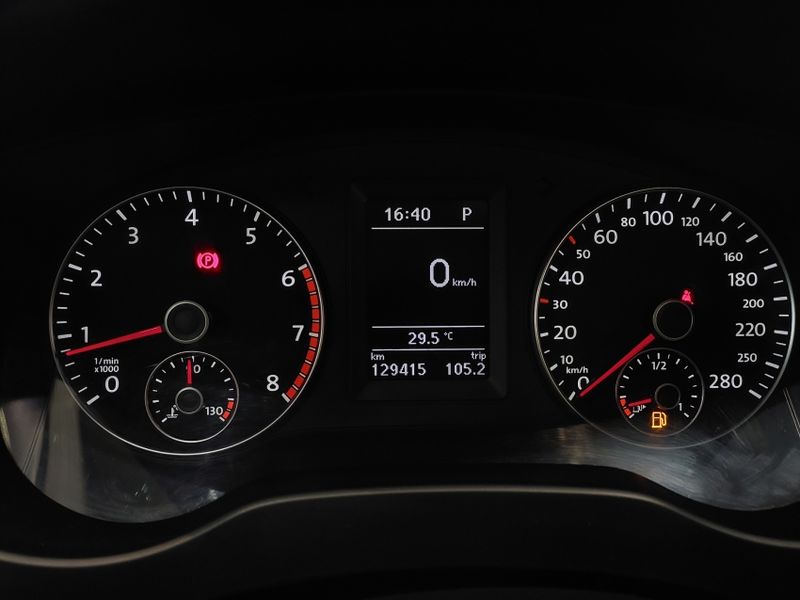 Volkswagen JETTA 2.0 TSI HIGHLINE 211CV GASOLINA 4P TIPTRONIC 2014/2014 BETIOLO NOVOS E SEMINOVOS LAJEADO / Carros no Vale