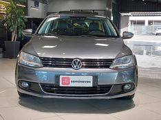 Volkswagen JETTA 2.0 TSI HIGHLINE 211CV GASOLINA 4P TIPTRONIC 2014/2014 BETIOLO NOVOS E SEMINOVOS LAJEADO / Carros no Vale