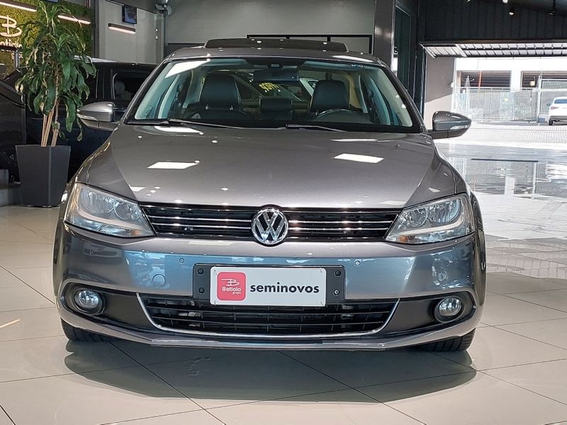 Volkswagen JETTA 2.0 TSI HIGHLINE 211CV GASOLINA 4P TIPTRONIC 2014/2014 BETIOLO NOVOS E SEMINOVOS LAJEADO / Carros no Vale