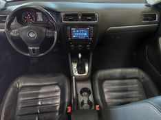 Volkswagen JETTA 2.0 TSI HIGHLINE 211CV GASOLINA 4P TIPTRONIC 2014/2014 BETIOLO NOVOS E SEMINOVOS LAJEADO / Carros no Vale