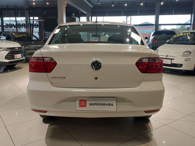 Volkswagen VOYAGE 1.6 MSI TOTALFLEX 4P MANUAL 2021/2022 BETIOLO NOVOS E SEMINOVOS LAJEADO / Carros no Vale