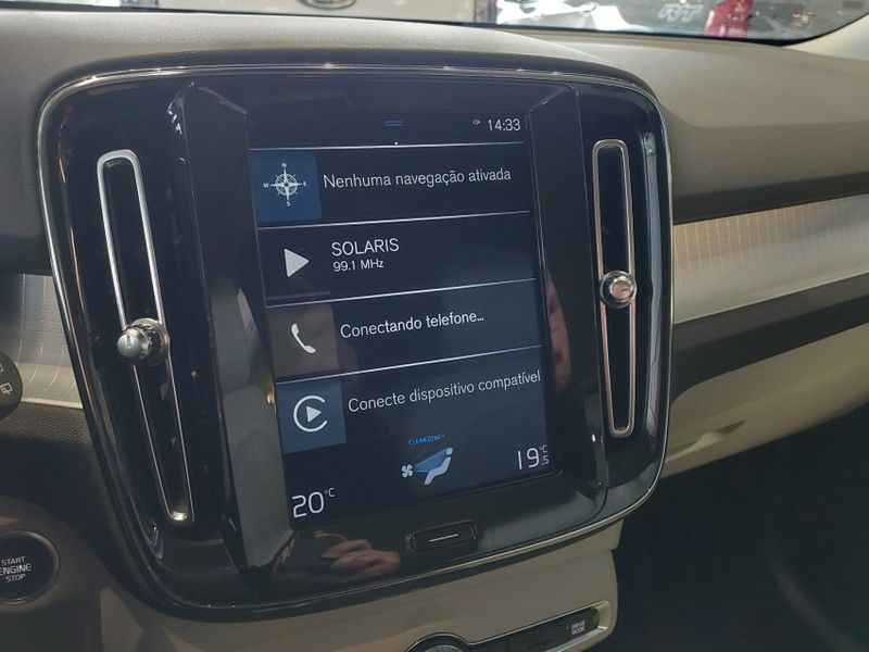 Volvo XC40 2.0 T5 GASOLINA MOMENTUM AWD GEARTRONIC 2019/2019 BETIOLO NOVOS E SEMINOVOS LAJEADO / Carros no Vale