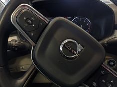 Volvo XC40 2.0 T5 GASOLINA MOMENTUM AWD GEARTRONIC 2019/2019 BETIOLO NOVOS E SEMINOVOS LAJEADO / Carros no Vale