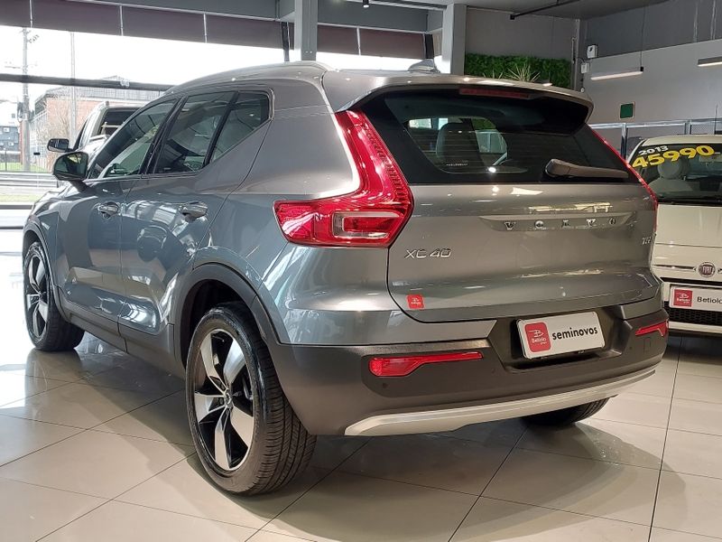 Volvo XC40 2.0 T5 GASOLINA MOMENTUM AWD GEARTRONIC 2019/2019 BETIOLO NOVOS E SEMINOVOS LAJEADO / Carros no Vale
