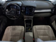 Volvo XC40 2.0 T5 GASOLINA MOMENTUM AWD GEARTRONIC 2019/2019 BETIOLO NOVOS E SEMINOVOS LAJEADO / Carros no Vale