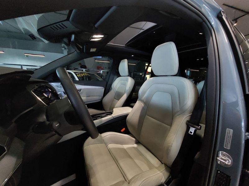 Volvo XC90 2.0 T8 RECHARGE ULTIMATE DARK AWD GEARTRONIC 2022/2023 BETIOLO NOVOS E SEMINOVOS LAJEADO / Carros no Vale